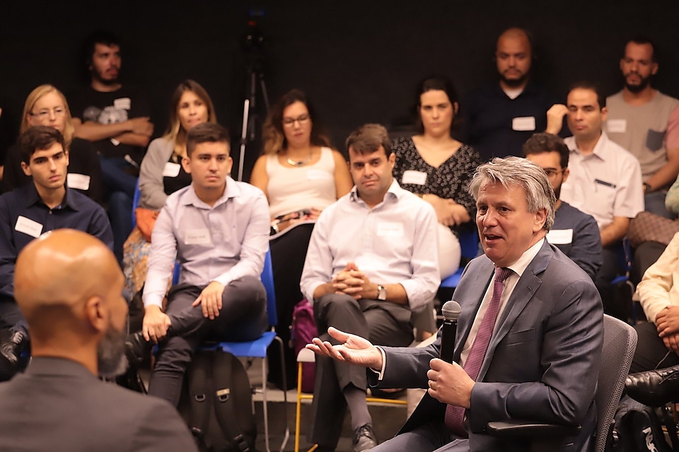Iniciativa Jovem Entrepreneurs Meet with Shell’s CEO
